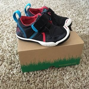 Plae TY boy shoes. Size 6. Excellent condition